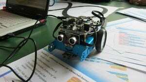 thumb Maker Faire Arduino Roboter